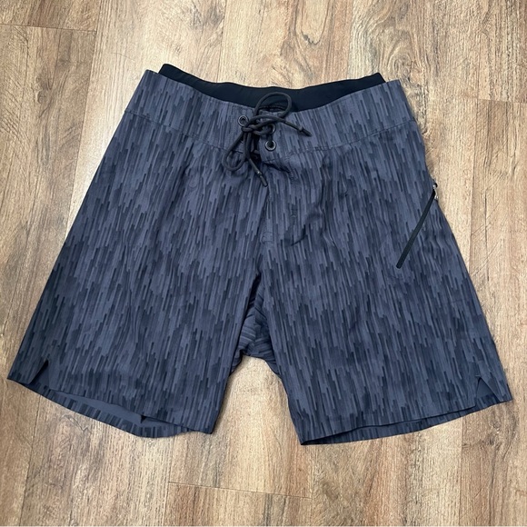 Lululemon Men's Swim Trunk Board Athletic Shorts Inseam 7.5” - Picture 3 of 12